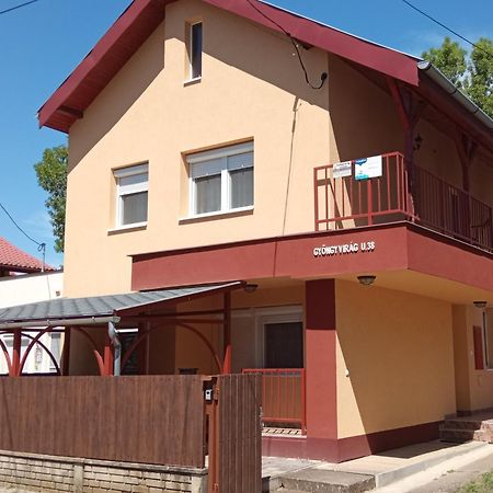 Gyoengyvirag Apartmanhaz Hajdúszoboszló Exterior foto