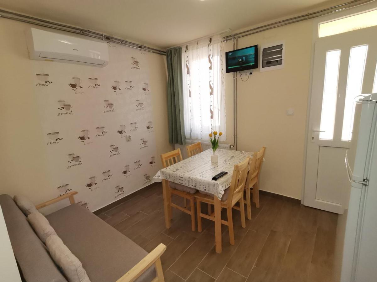 Gyoengyvirag Apartmanhaz Hajdúszoboszló Exterior foto