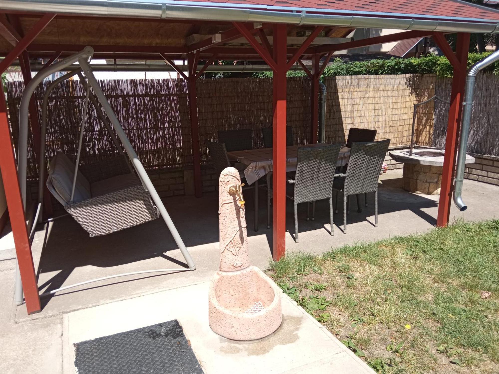 Gyoengyvirag Apartmanhaz Hajdúszoboszló Exterior foto