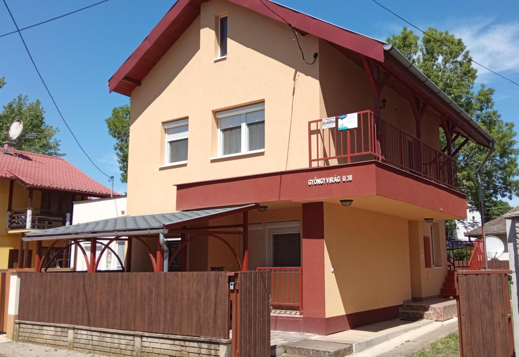 Gyoengyvirag Apartmanhaz Hajdúszoboszló Exterior foto